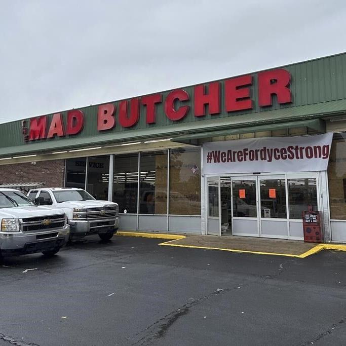 Mass shooting shutters Arkansas town's only grocery store - for now